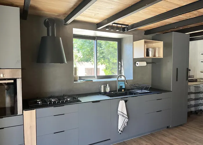 別荘 Bosc Viel モーギオ